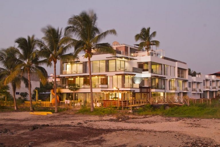 Golden Bay Galapagos Hotel