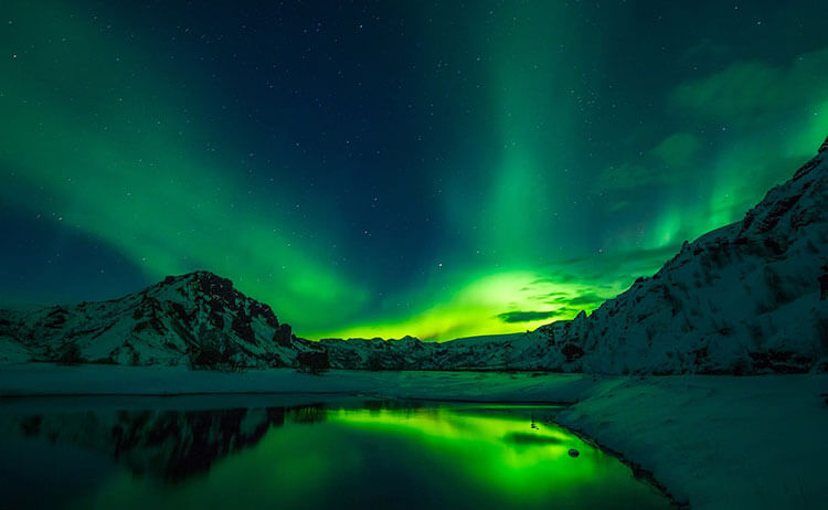 best time to see northern lights iceland