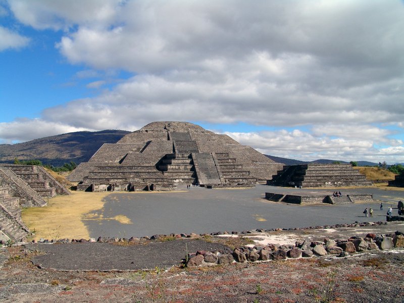 Teotihuacan Tour & Basílica of Guadalupe