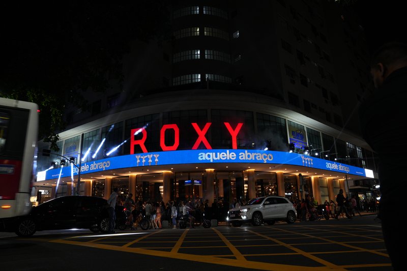 Roxy Dinner Show