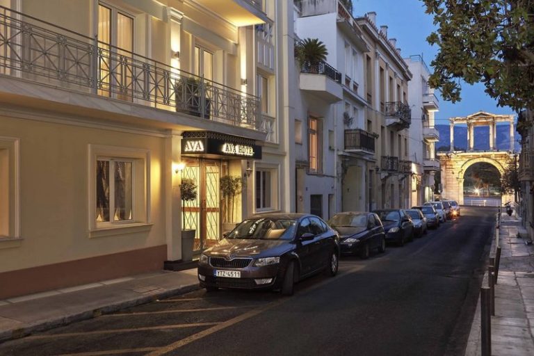 AVA Hotel & Suites